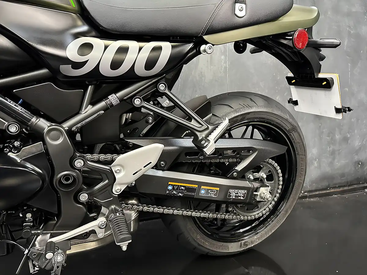 Used 2020 Kawasaki Z900 RS Modern Classic Green - Interior and Exterior details 18