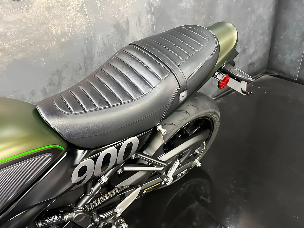 Used 2020 Kawasaki Z900 RS Modern Classic Green - Interior and Exterior details 19