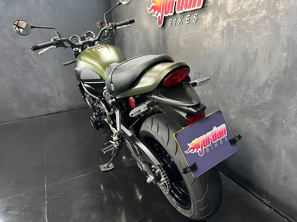 Used 2020 Kawasaki Z900 RS Modern Classic Green - Interior and Exterior details 20