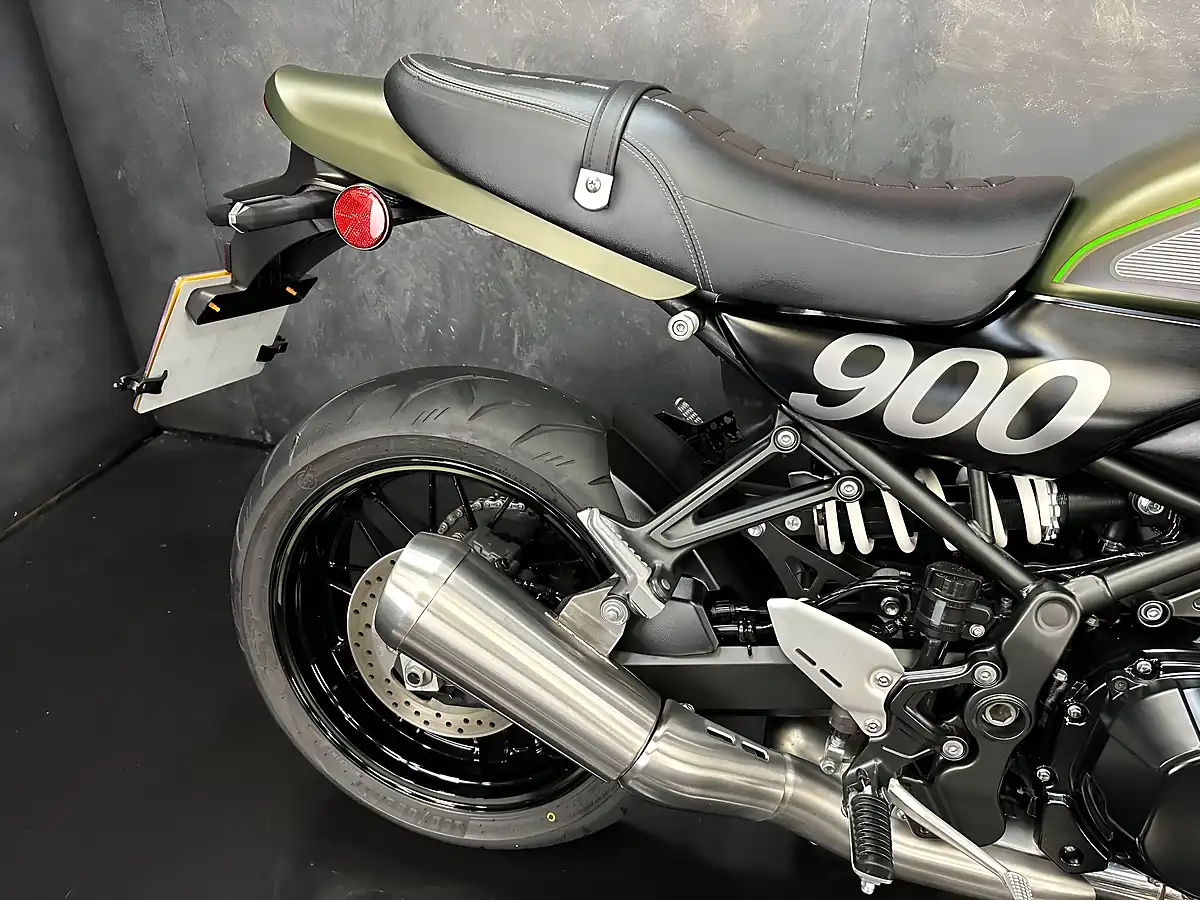 Used 2020 Kawasaki Z900 RS Modern Classic Green - Interior and Exterior details 7
