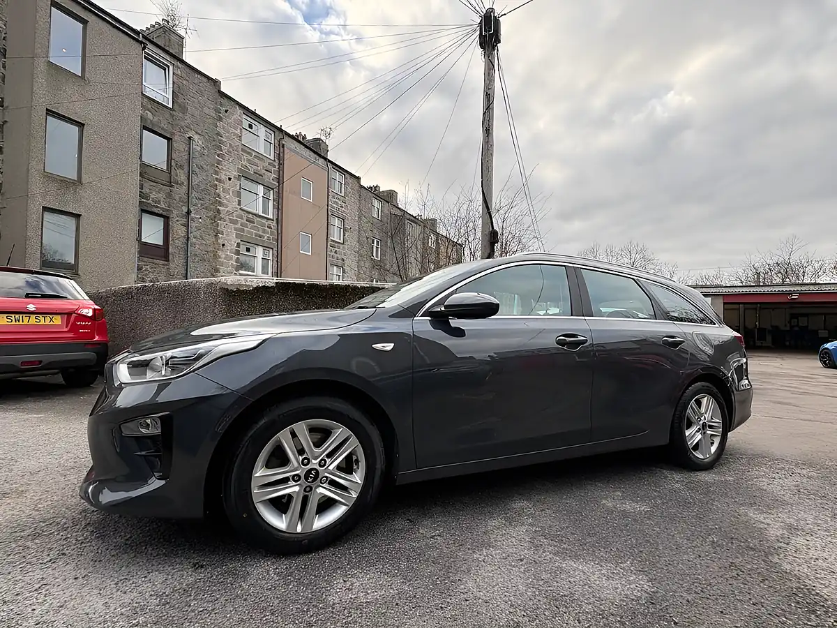 Used 2020 Kia Ceed 2 Nav Sportswagon Grey - Interior and Exterior details 2