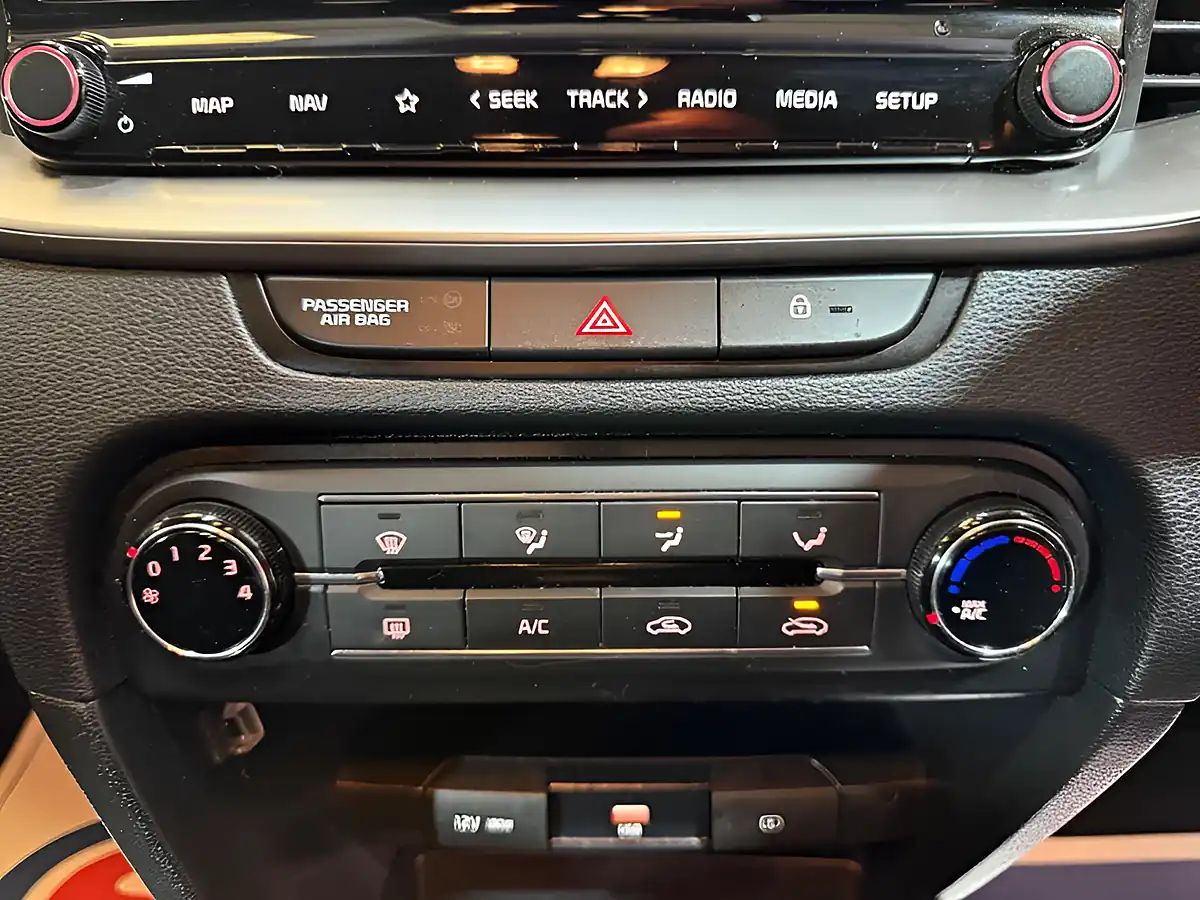 Used 2020 Kia Ceed 2 Nav Sportswagon White - Interior and Exterior details 13