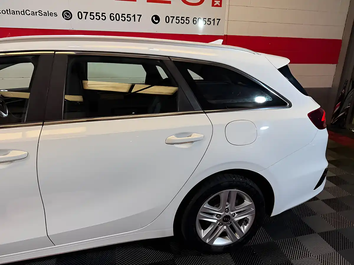 Used 2020 Kia Ceed 2 Nav Sportswagon White - Interior and Exterior details 18