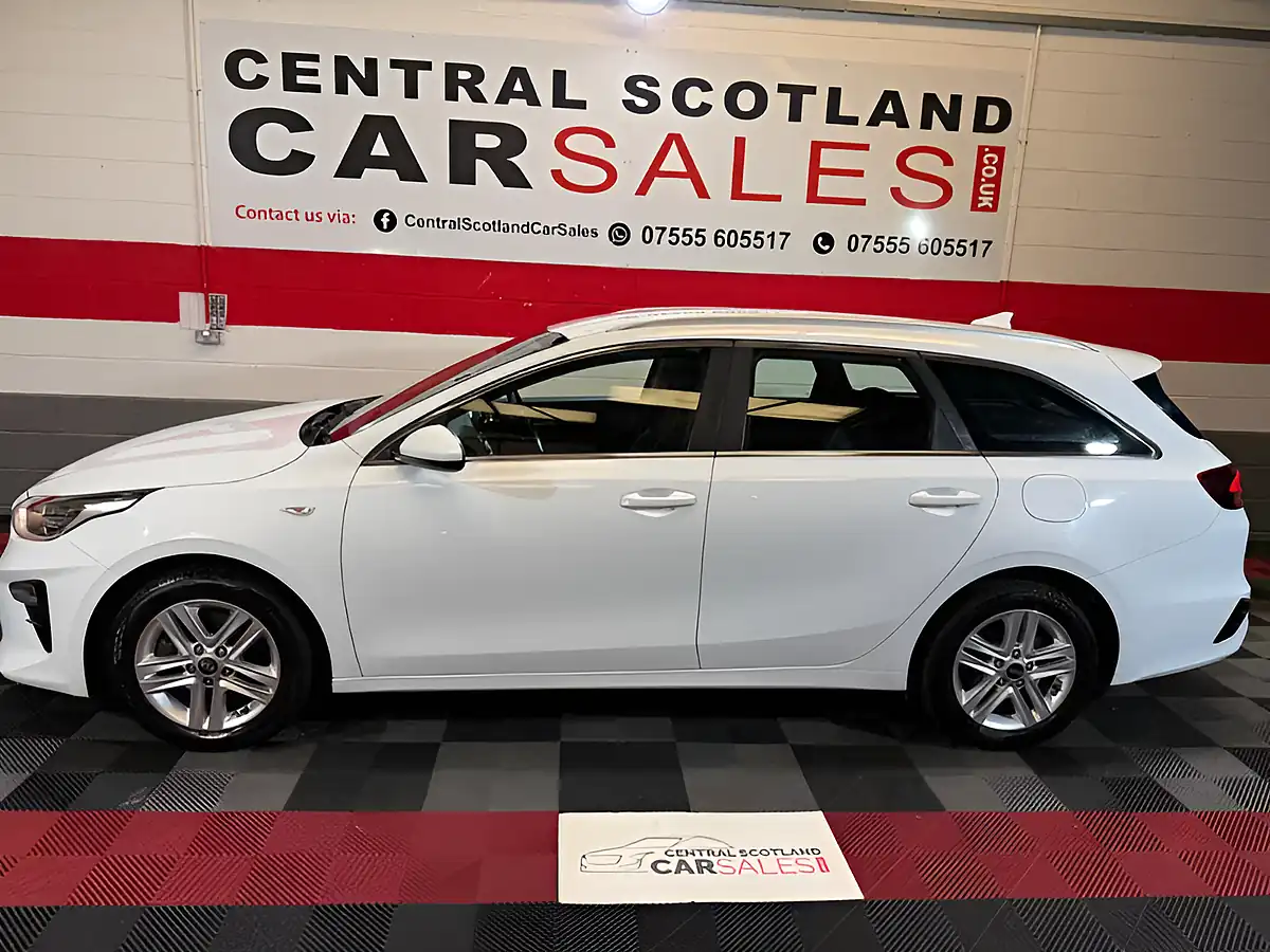 Used 2020 Kia Ceed 2 Nav Sportswagon White - Interior and Exterior details 4
