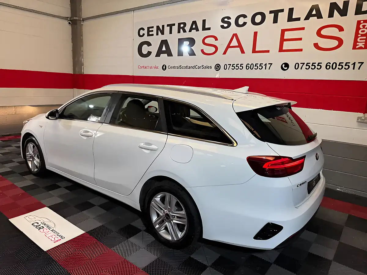 Used 2020 Kia Ceed 2 Nav Sportswagon White - Interior and Exterior details 9