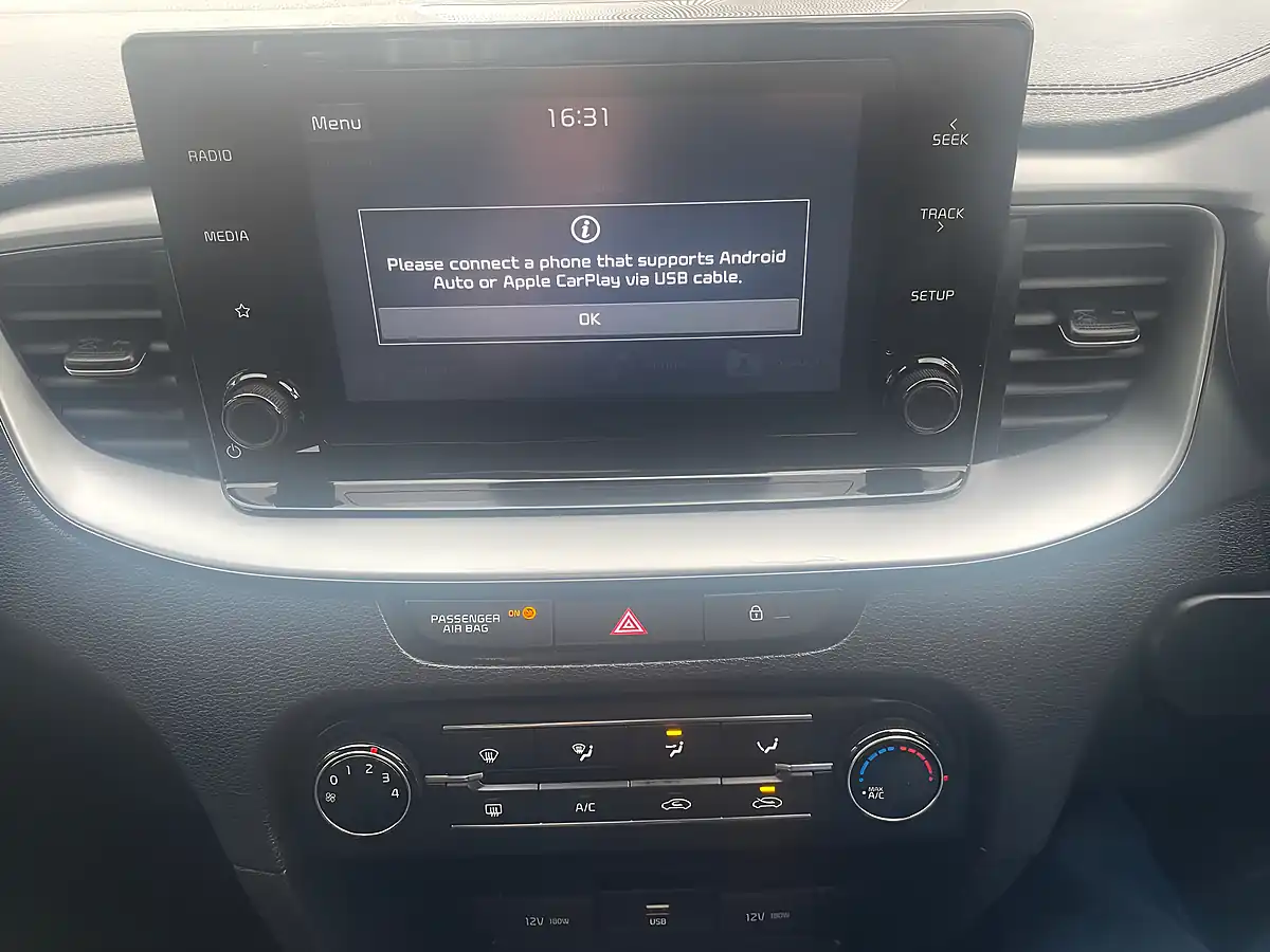 Used 2020 Kia Ceed Eco 2 Sportswagon Silver - Interior and Exterior details 12