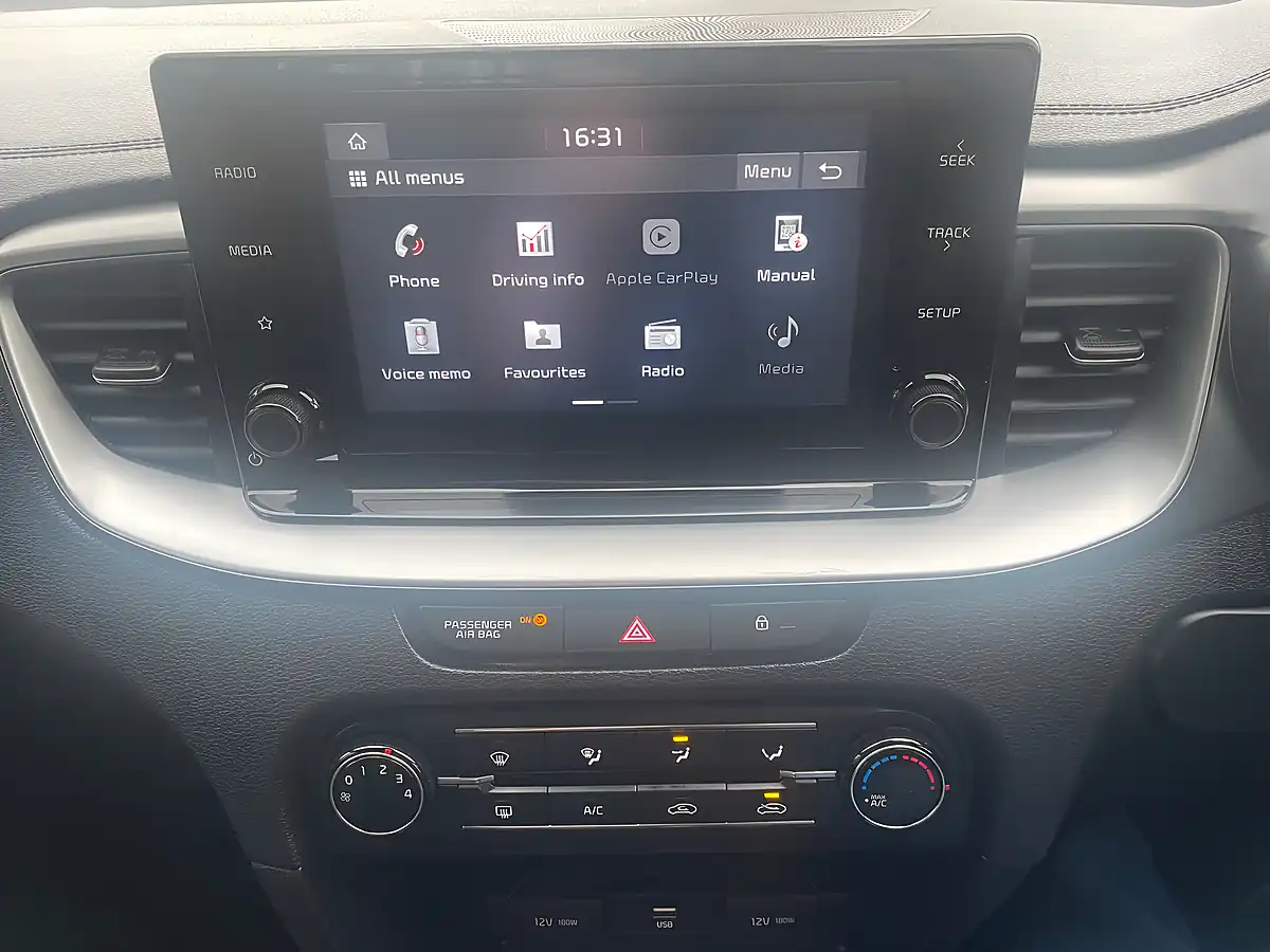 Used 2020 Kia Ceed Eco 2 Sportswagon Silver - Interior and Exterior details 13