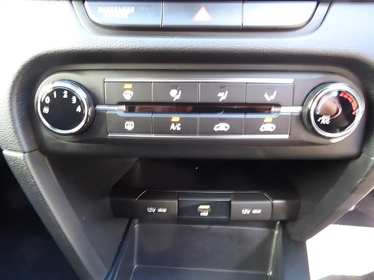 Used 2020 Kia Ceed Eco 2 White - Interior and Exterior details 20