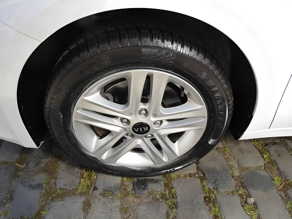 Used 2020 Kia Ceed Eco 2 White - Interior and Exterior details 8
