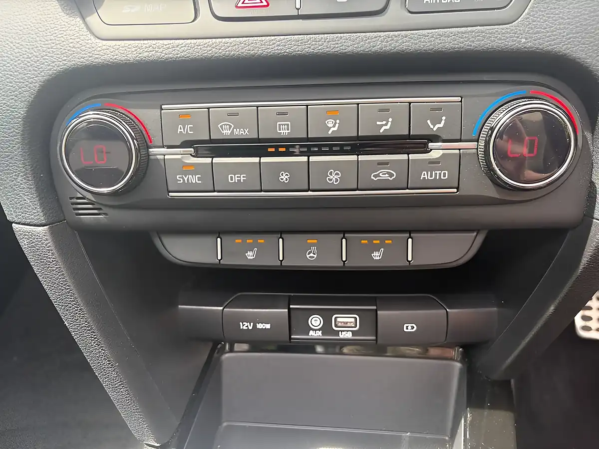 Used 2020 Kia Ceed GT-Line Lunar Edition Silver - Interior and Exterior details 10