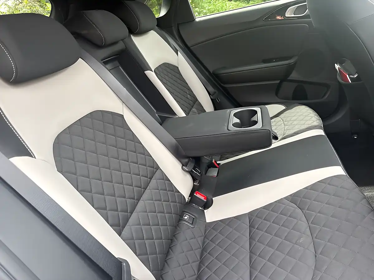 Used 2020 Kia Ceed GT-Line Lunar Edition Silver - Interior and Exterior details 17