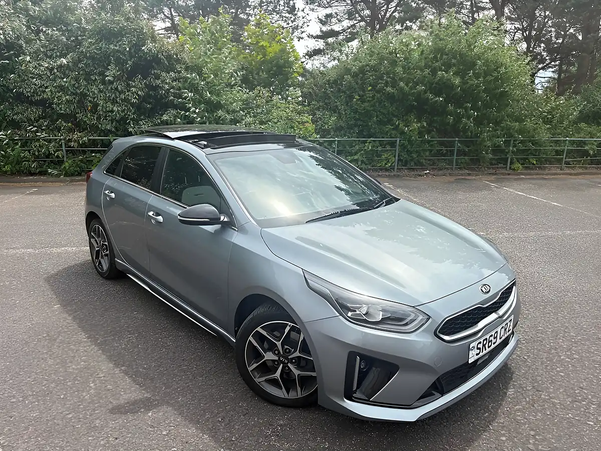 Used 2020 Kia Ceed GT-Line Lunar Edition Silver - Interior and Exterior details 4