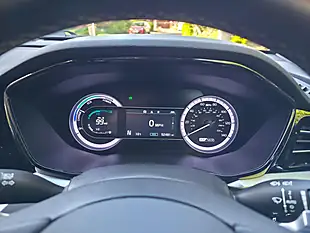 Used 2020 Kia Niro 2 Silver - Interior and Exterior details 16