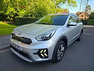 Used 2020 Kia Niro 2 Silver - Interior and Exterior details 3