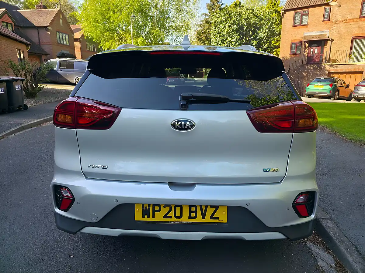 Used 2020 Kia Niro 2 Silver - Interior and Exterior details 6