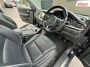 Used 2020 Kia Niro 4 Black - Interior and Exterior details 12