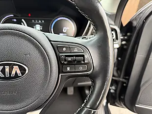 Used 2020 Kia Niro 4 Black - Interior and Exterior details 14