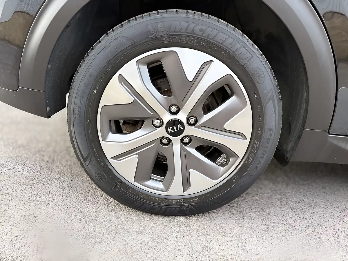 Used 2020 Kia Niro 4 Black - Interior and Exterior details 18