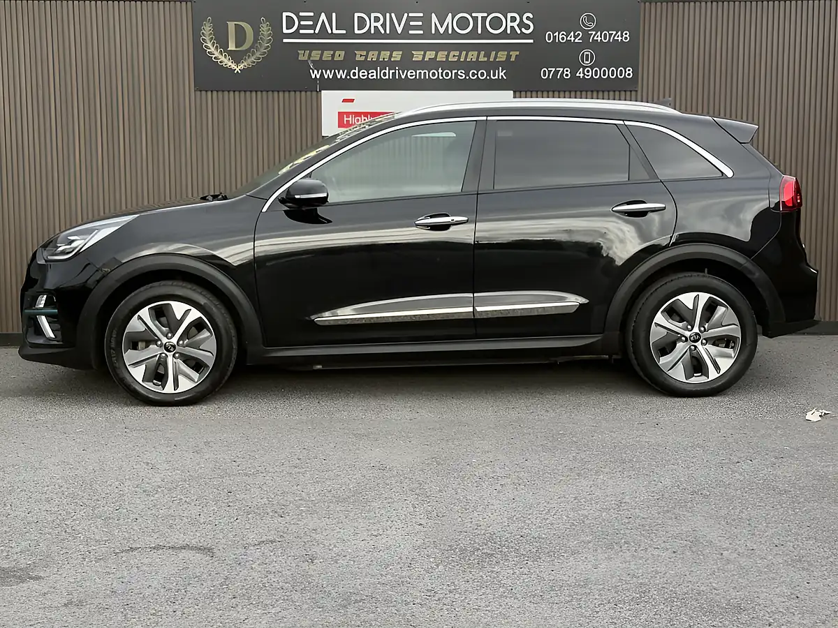 Used 2020 Kia Niro 4 Black - Interior and Exterior details 4