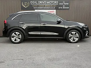 Used 2020 Kia Niro 4 Black - Interior and Exterior details 8