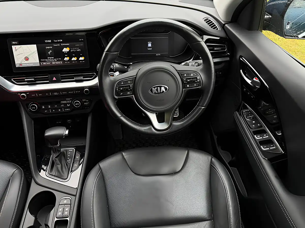 Used 2020 Kia Niro 4 Blue - Interior and Exterior details 10