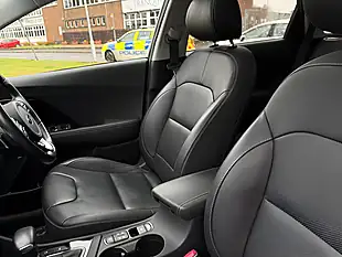 Used 2020 Kia Niro 4 Blue - Interior and Exterior details 13