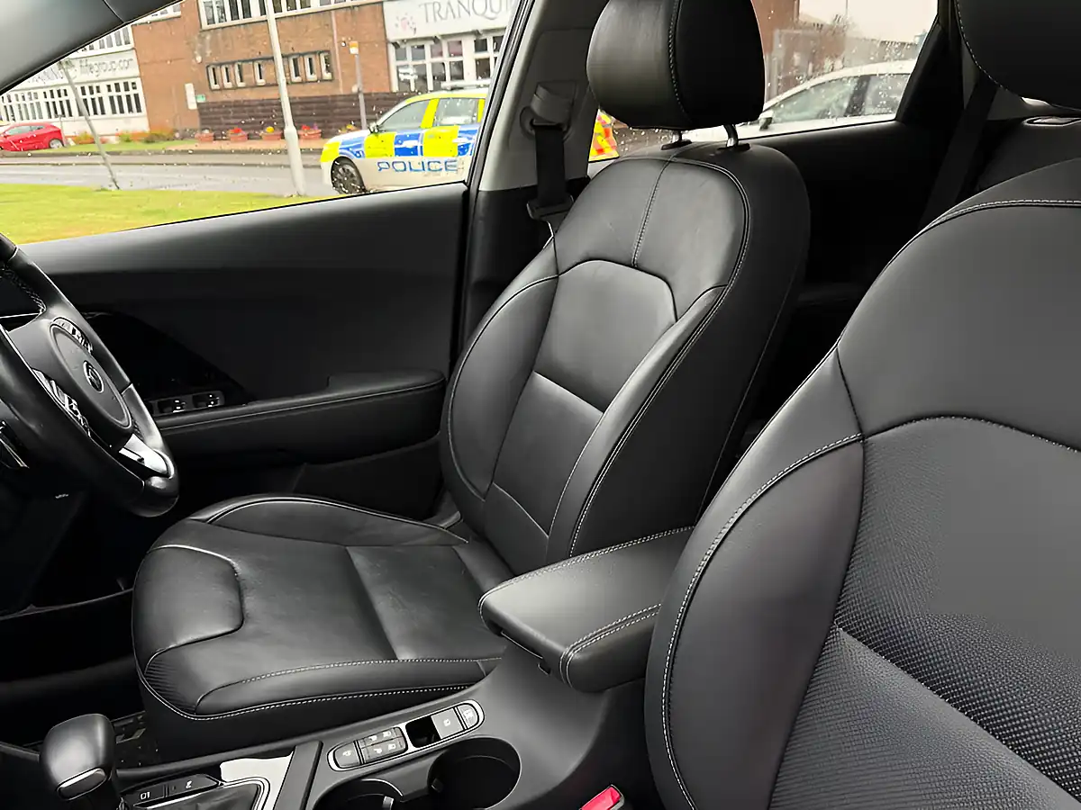 Used 2020 Kia Niro 4 Blue - Interior and Exterior details 13