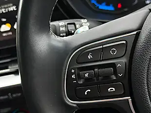 Used 2020 Kia Niro 4 Blue - Interior and Exterior details 17