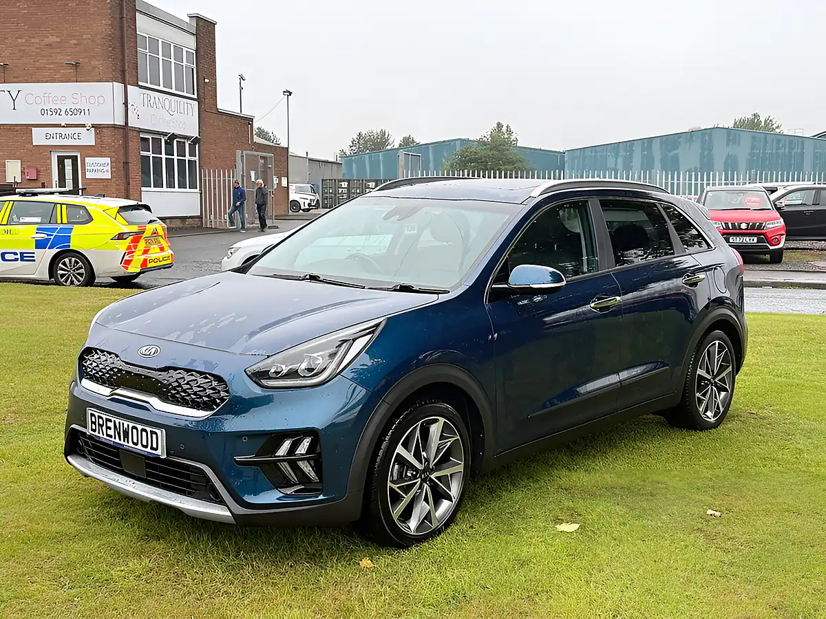 Used 2020 Kia Niro 4 Blue - Interior and Exterior details 3