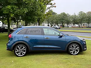 Used 2020 Kia Niro 4 Blue - Interior and Exterior details 6
