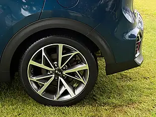 Used 2020 Kia Niro 4 Blue - Interior and Exterior details 9