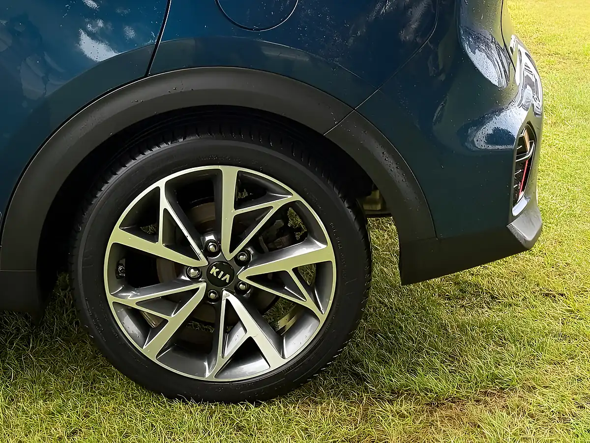 Used 2020 Kia Niro 4 Blue - Interior and Exterior details 9