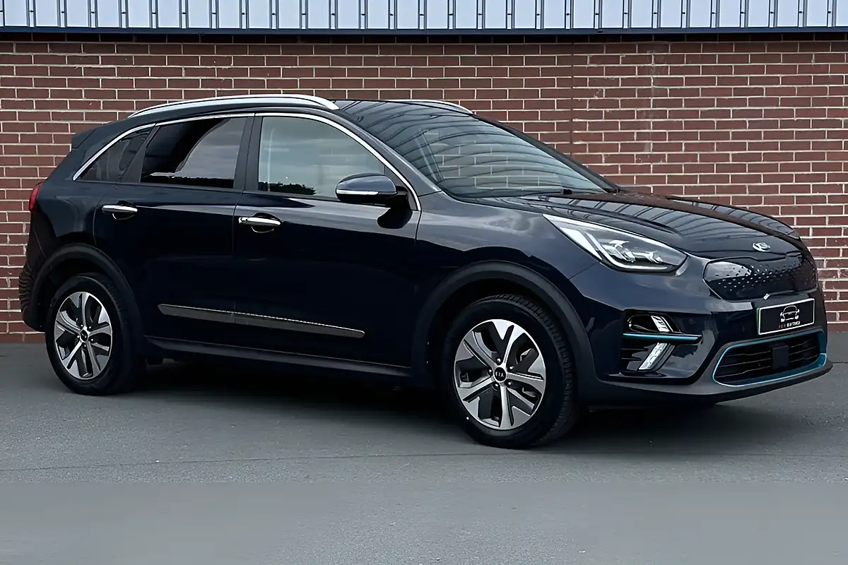 Used 2020 Kia Niro 4 Blue - Interior and Exterior details 16