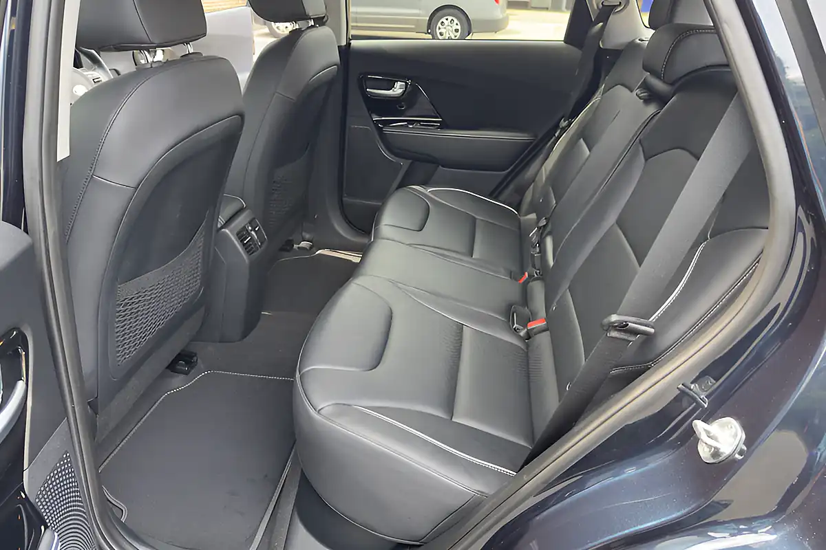 Used 2020 Kia Niro 4 Blue - Interior and Exterior details 18