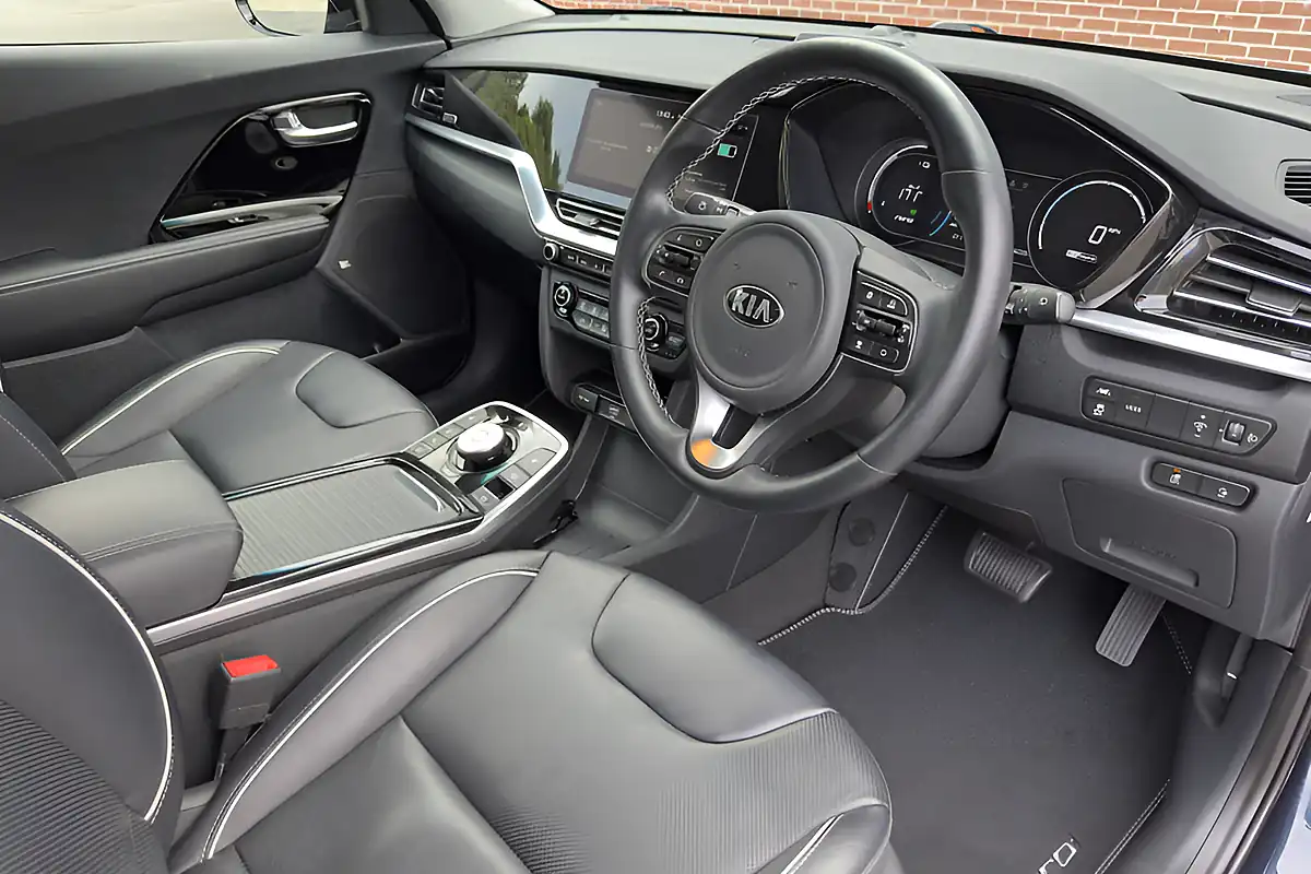 Used 2020 Kia Niro 4 Blue - Interior and Exterior details 3