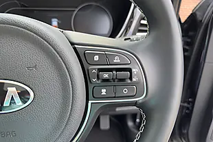 Used 2020 Kia Niro 4 Blue - Interior and Exterior details 8