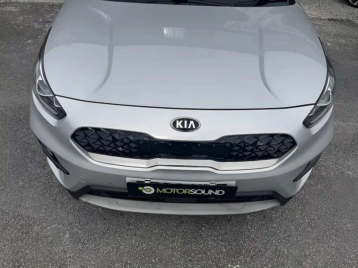 Used 2020 Kia Niro 4 Silver - Interior and Exterior details 10