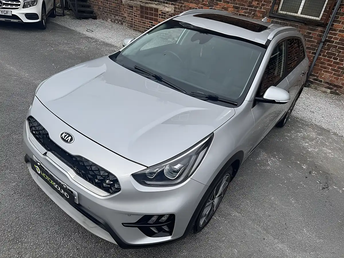 Used 2020 Kia Niro 4 Silver - Interior and Exterior details 11
