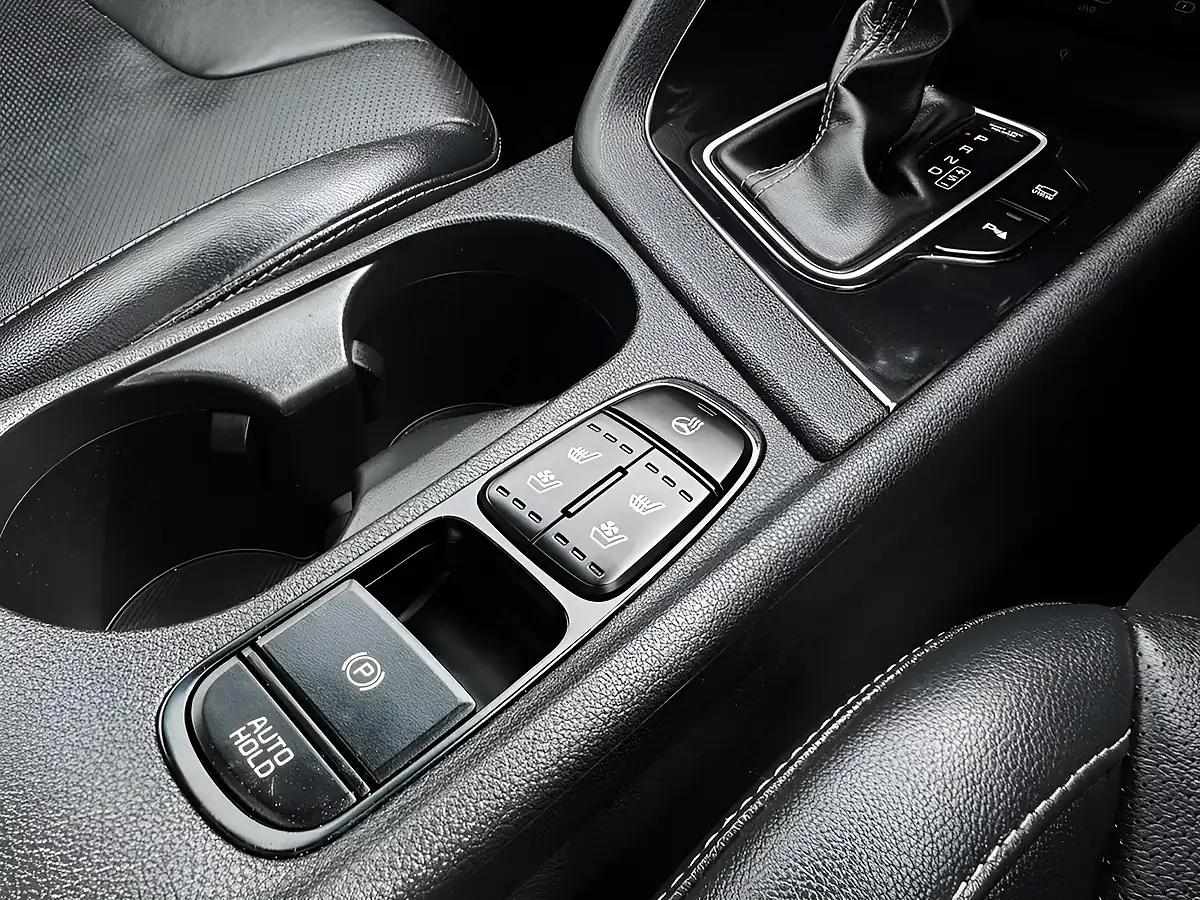 Used 2020 Kia Niro 4 Silver - Interior and Exterior details 18