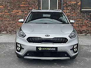 Used 2020 Kia Niro 4 Silver - Interior and Exterior details 2