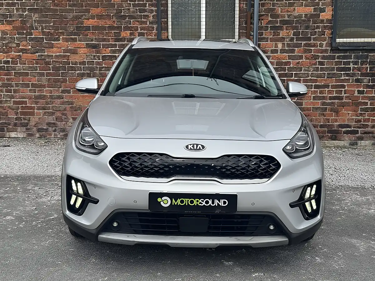 Used 2020 Kia Niro 4 Silver - Interior and Exterior details 2