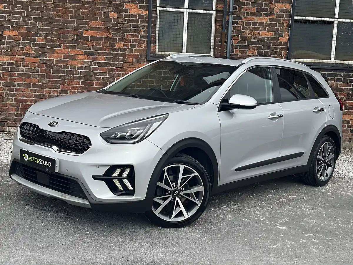 Used 2020 Kia Niro 4 Silver - Interior and Exterior details 3