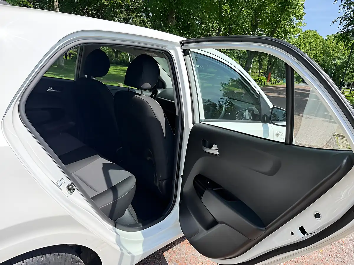 Used 2020 Kia Picanto 2 White - Interior and Exterior details 11
