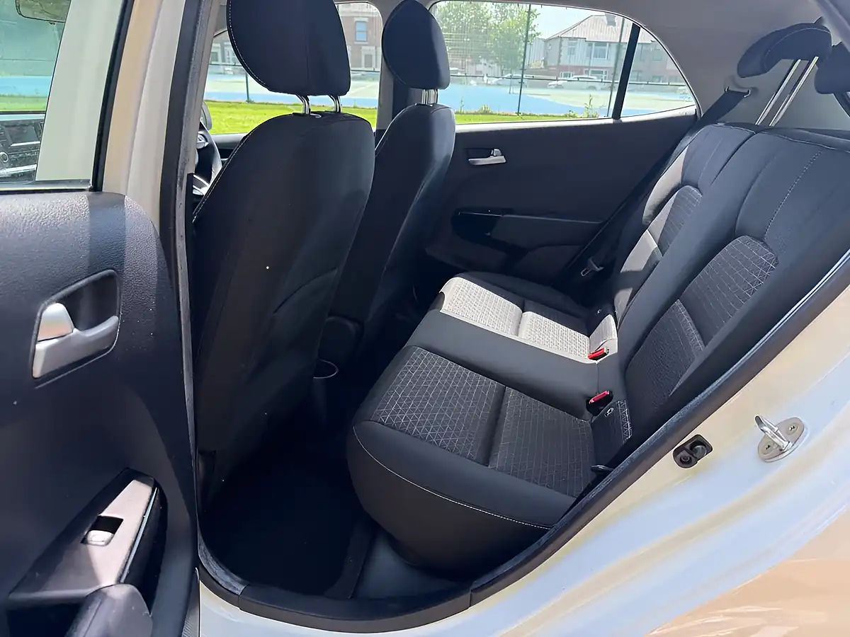 Used 2020 Kia Picanto 2 White - Interior and Exterior details 15