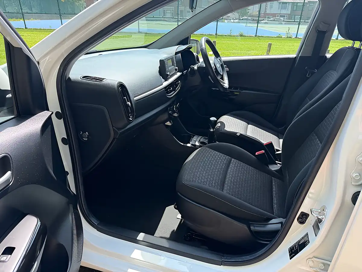 Used 2020 Kia Picanto 2 White - Interior and Exterior details 17