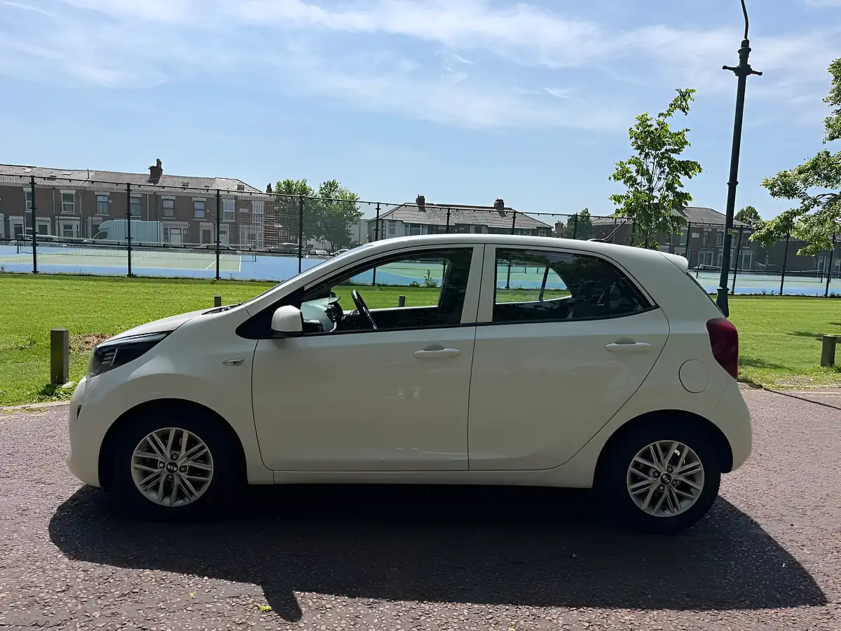 Used 2020 Kia Picanto 2 White - Interior and Exterior details 5