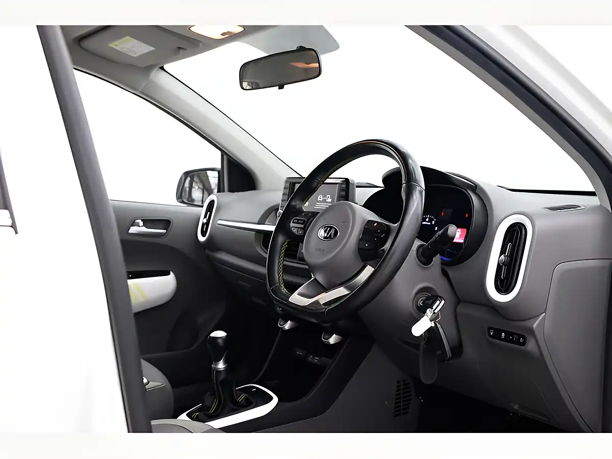 Used 2020 Kia Picanto X-Line White - Interior and Exterior details 11