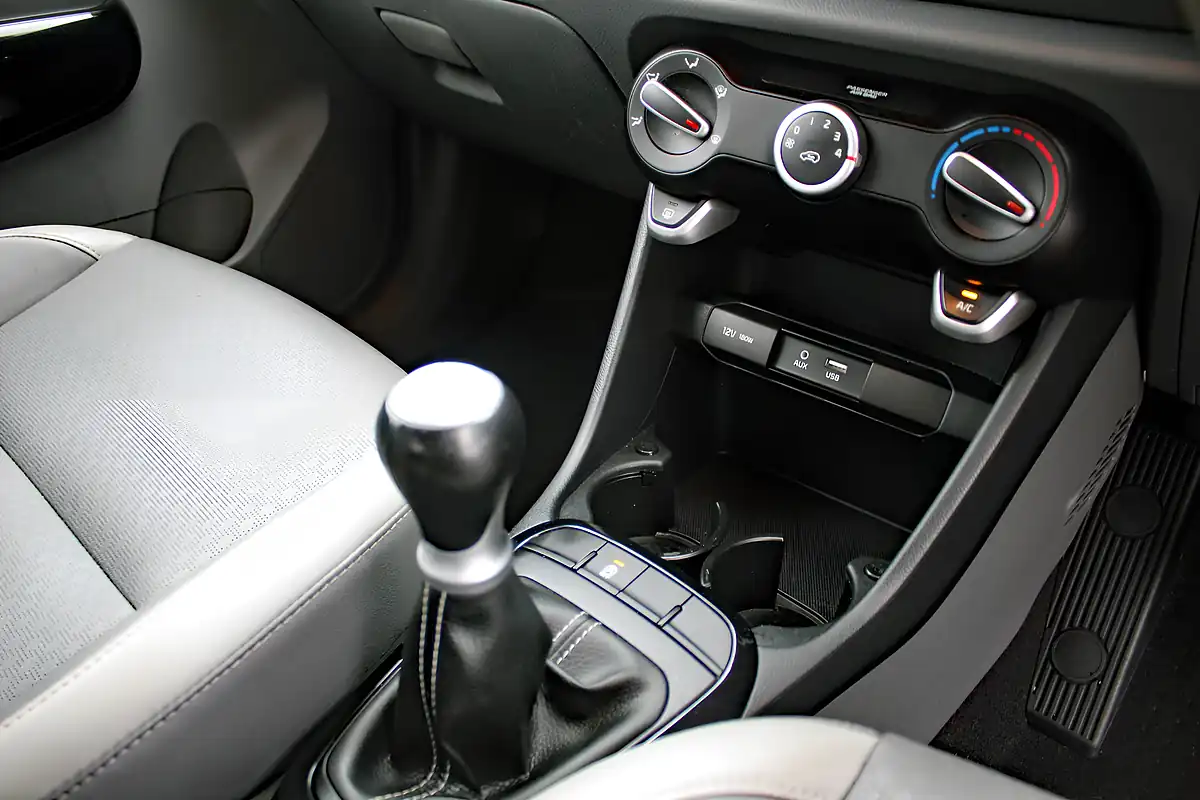 Used 2020 Kia Picanto Zest Green - Interior and Exterior details 18
