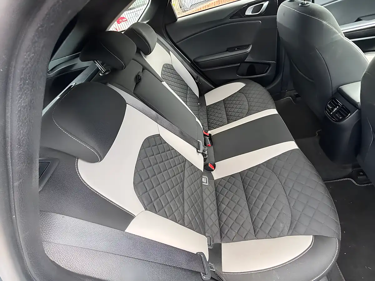 Used 2020 Kia Proceed GT-Line Lunar Edition Silver - Interior and Exterior details 13