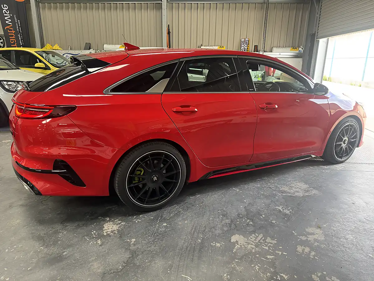 Used 2020 Kia Proceed GT Red - Interior and Exterior details 4
